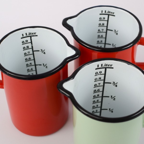 Emaille- Milchkrug mit und ohne 1- liter Skala