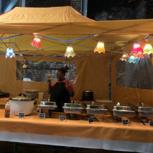 LED Girlande mit 12 Lampenschirmen