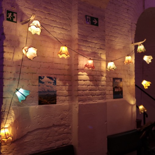 LED Girlande mit 12 Lampenschirmen