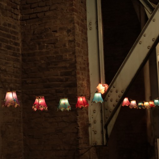 LED Girlande mit 12 Lampenschirmen