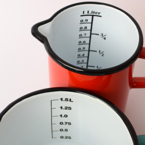 enamel jug 1,5l, with scale