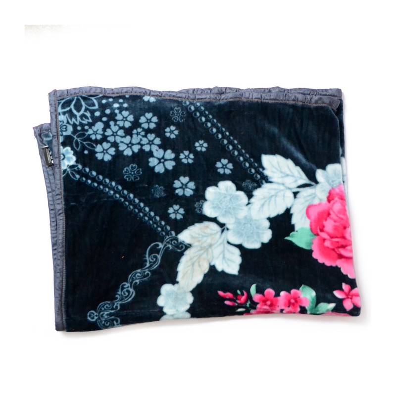 blanket polyester, S