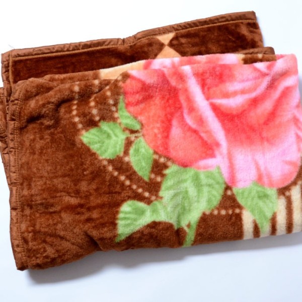 blanket polyester, S