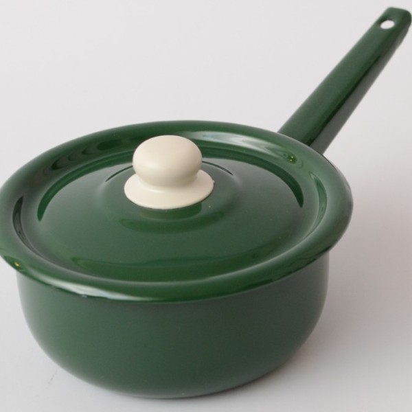 Kasserolle mit und ohne Deckel aus Emaille